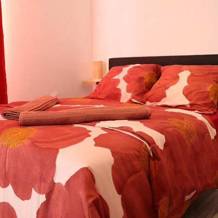 Saturne Appartement Saint-Quentin  Buitenkant foto